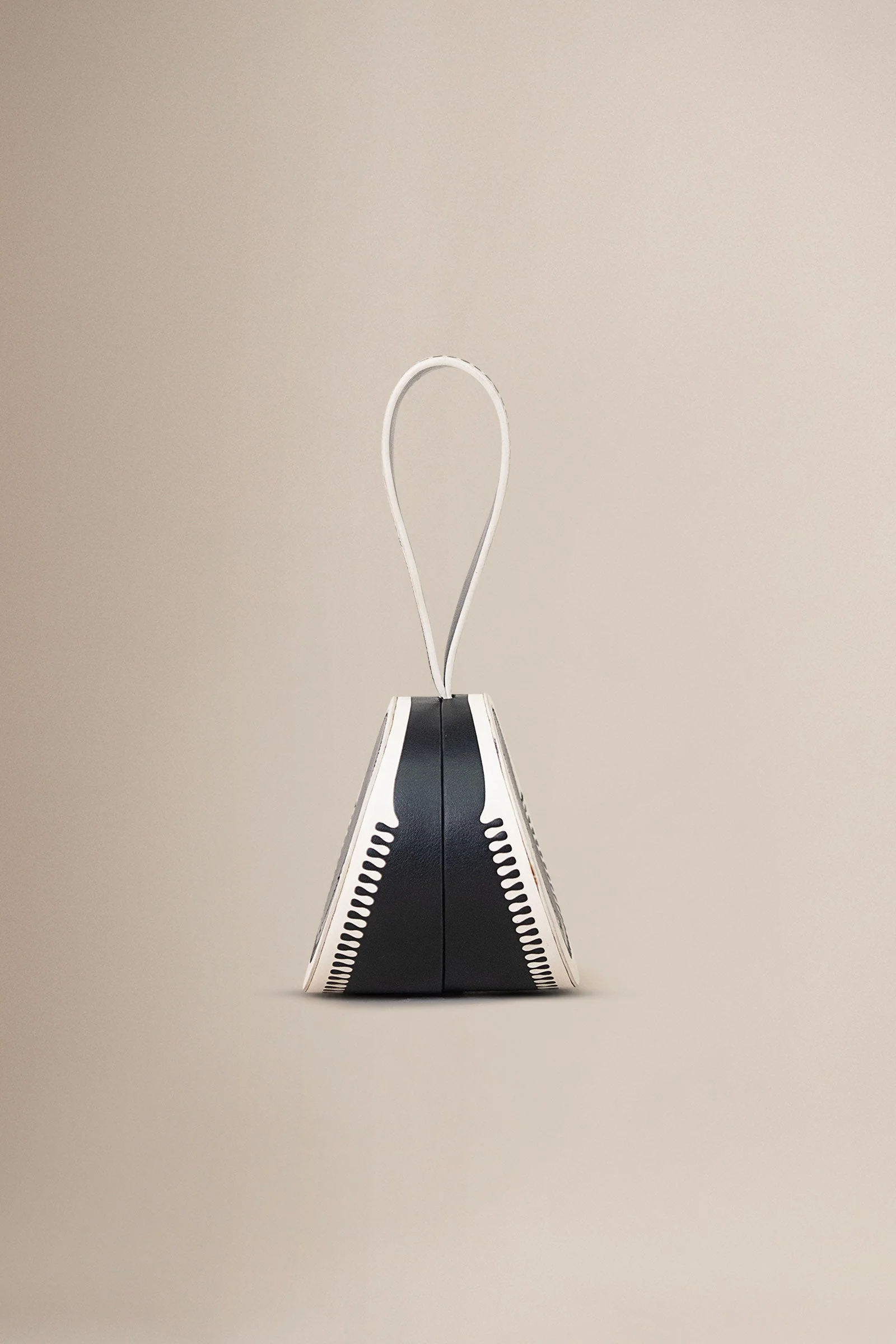 Aeri Wristlet - Image 4