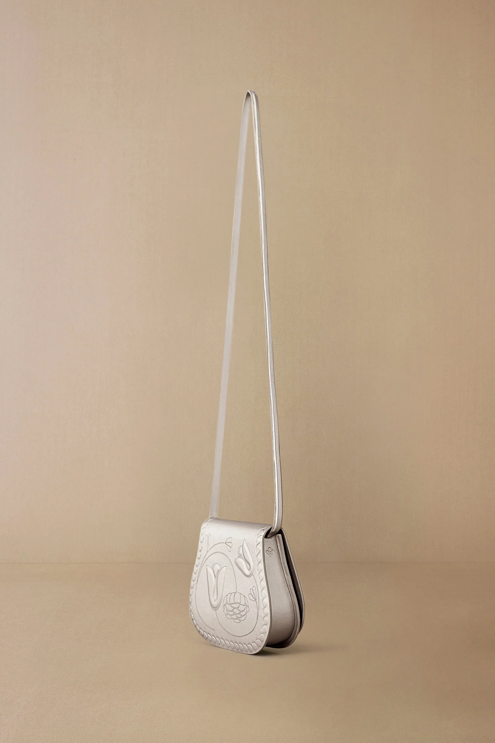 Alaida Sling Bag - Image 3