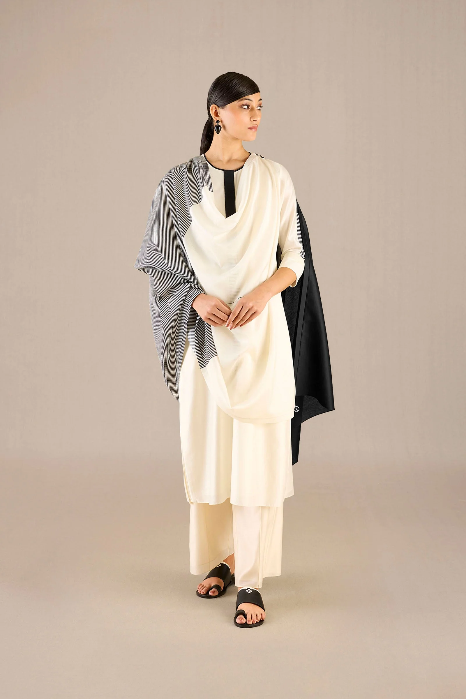 Bina Kurta Set - Image 8