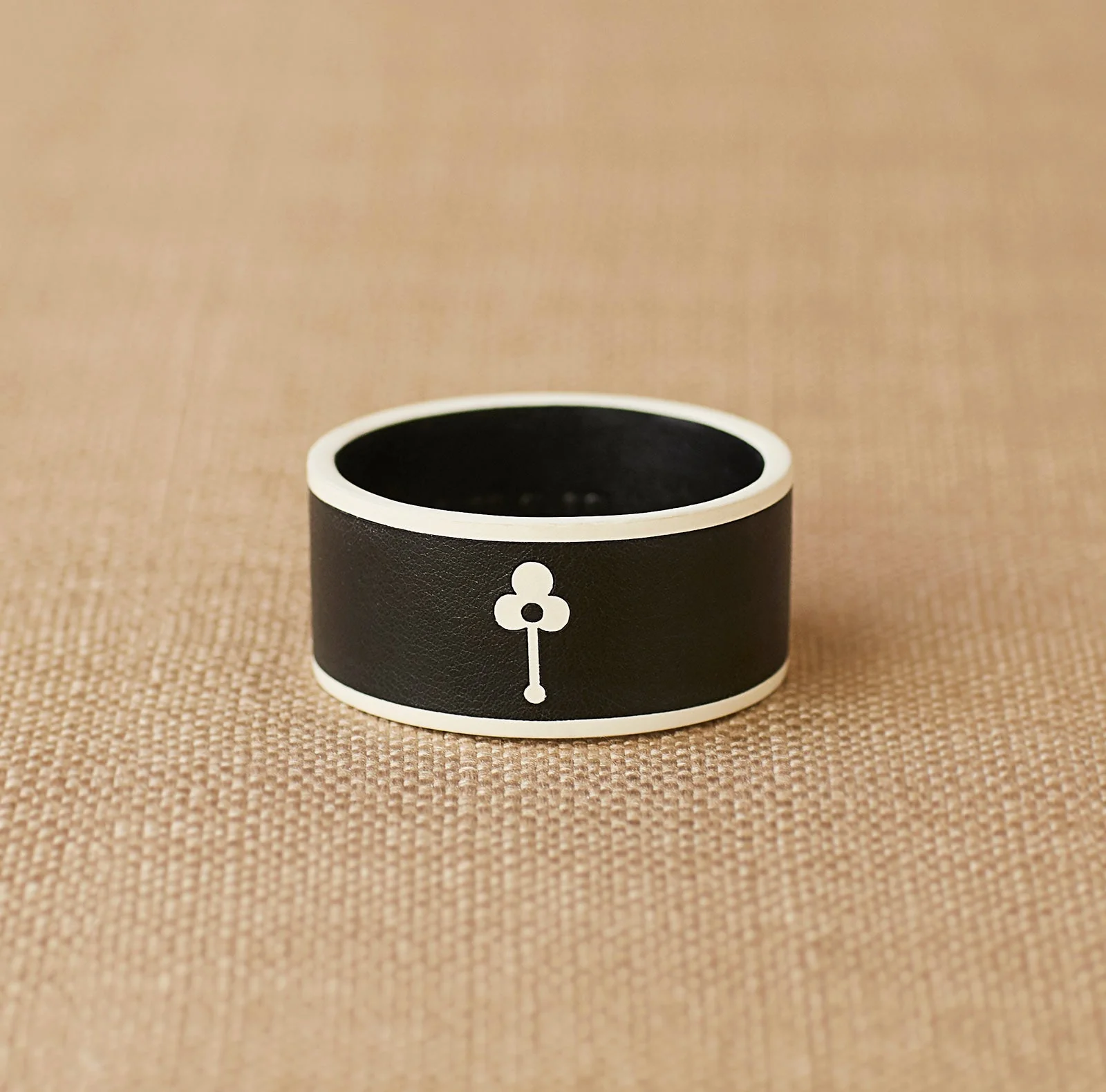 Inaz Cuff
