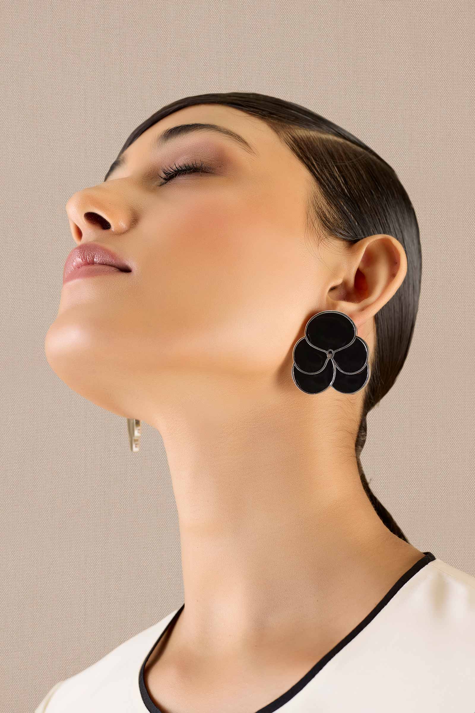 Ismat Earrings - Image 6