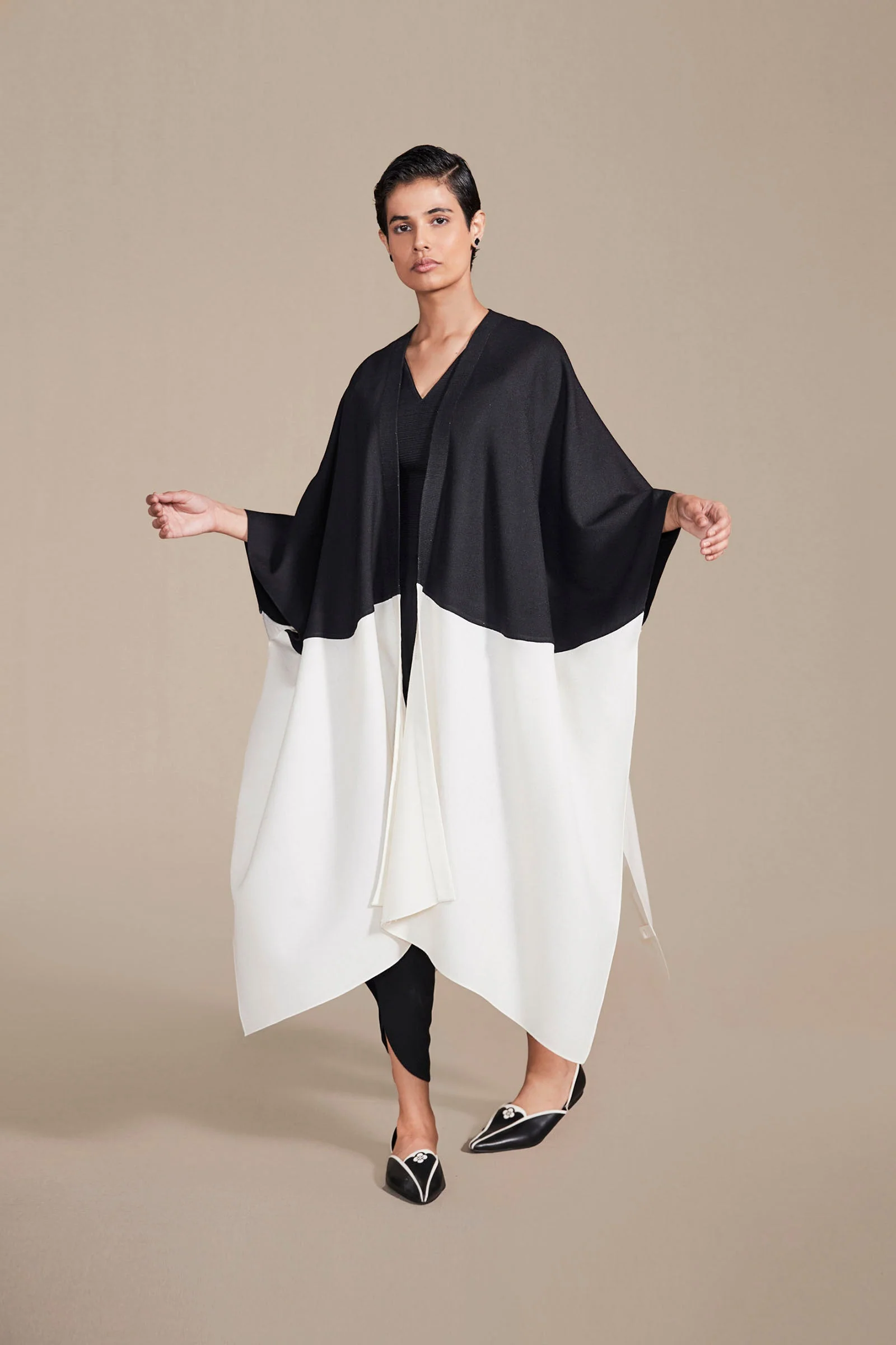 Jenna Cape Set - Image 4