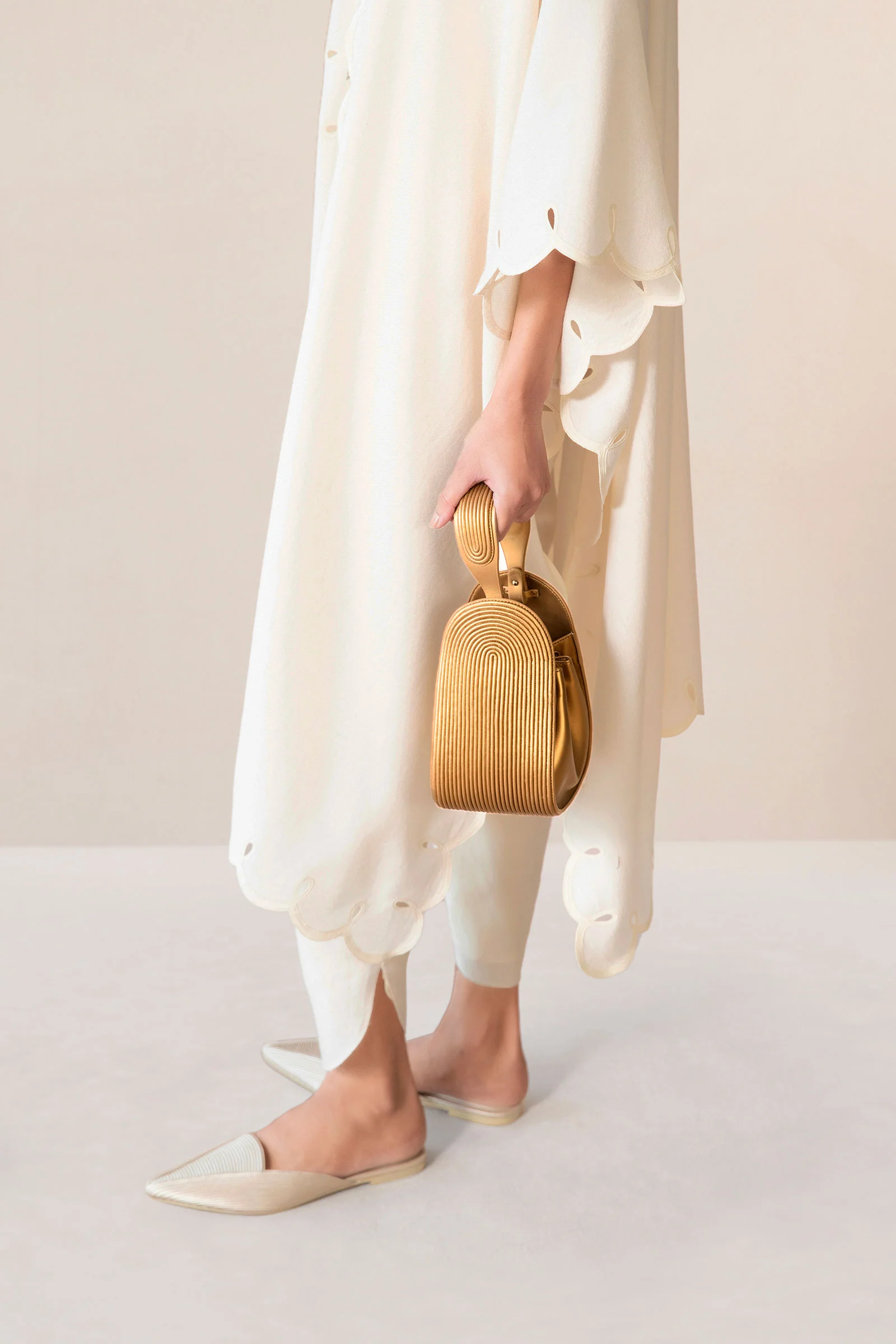 Nésara Bucket Bag - Image 4