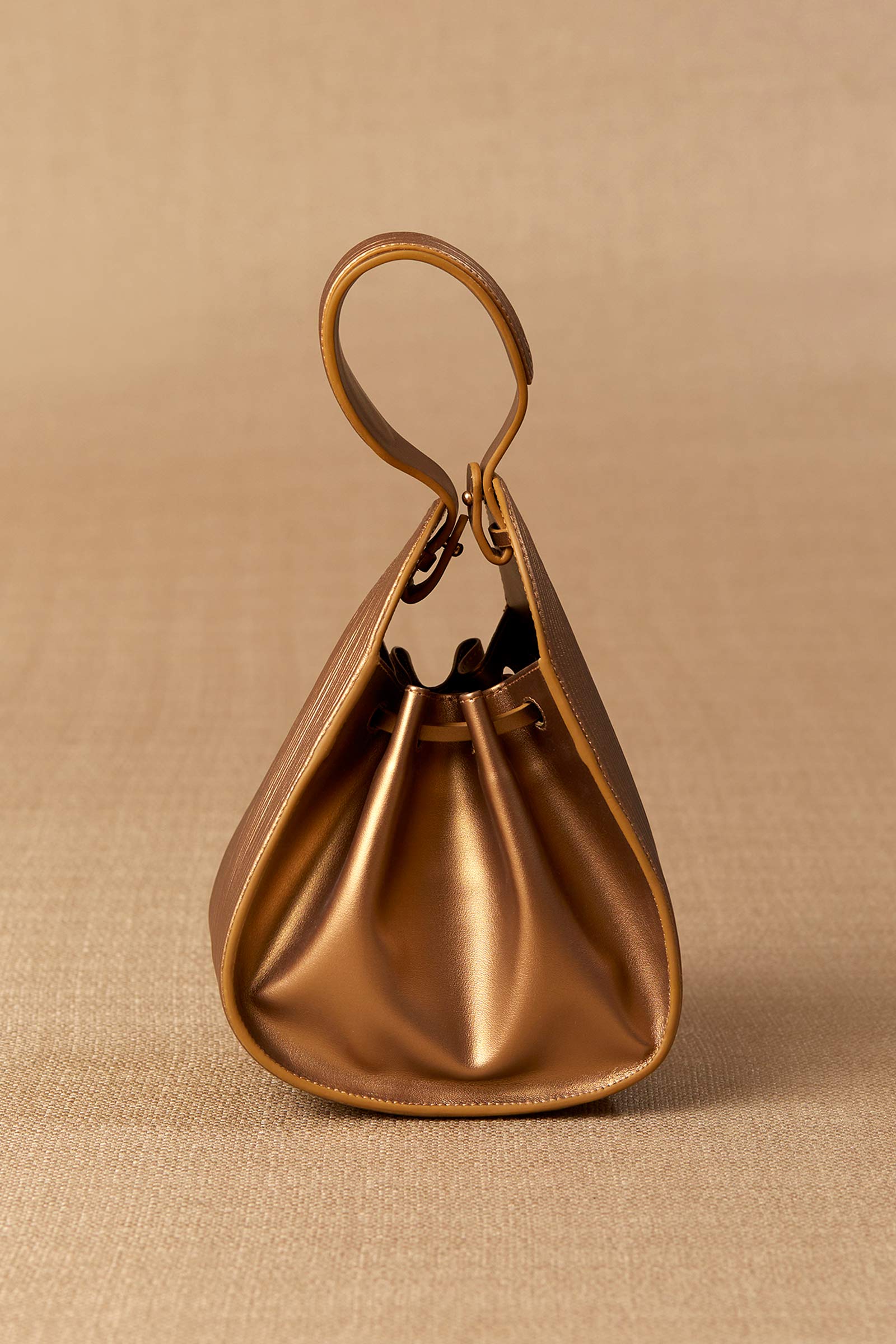 Nésara Bucket Bag - Image 8