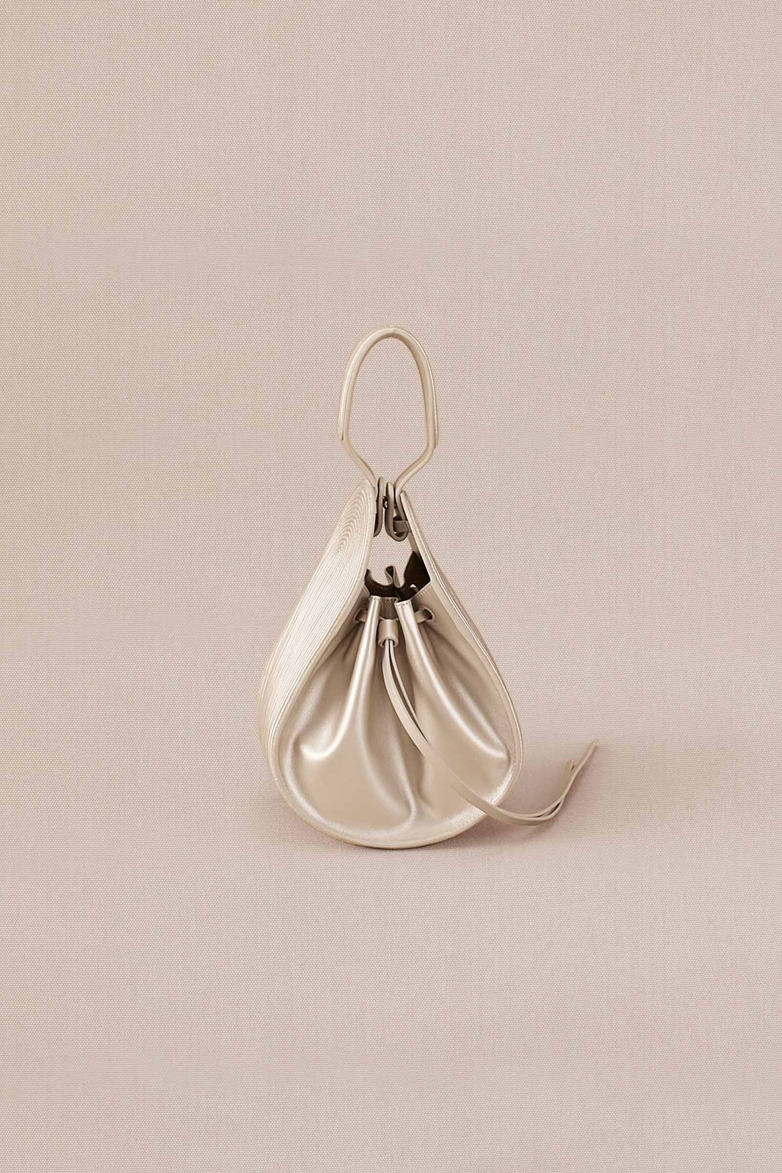 Nésara Bucket Bag - Image 5