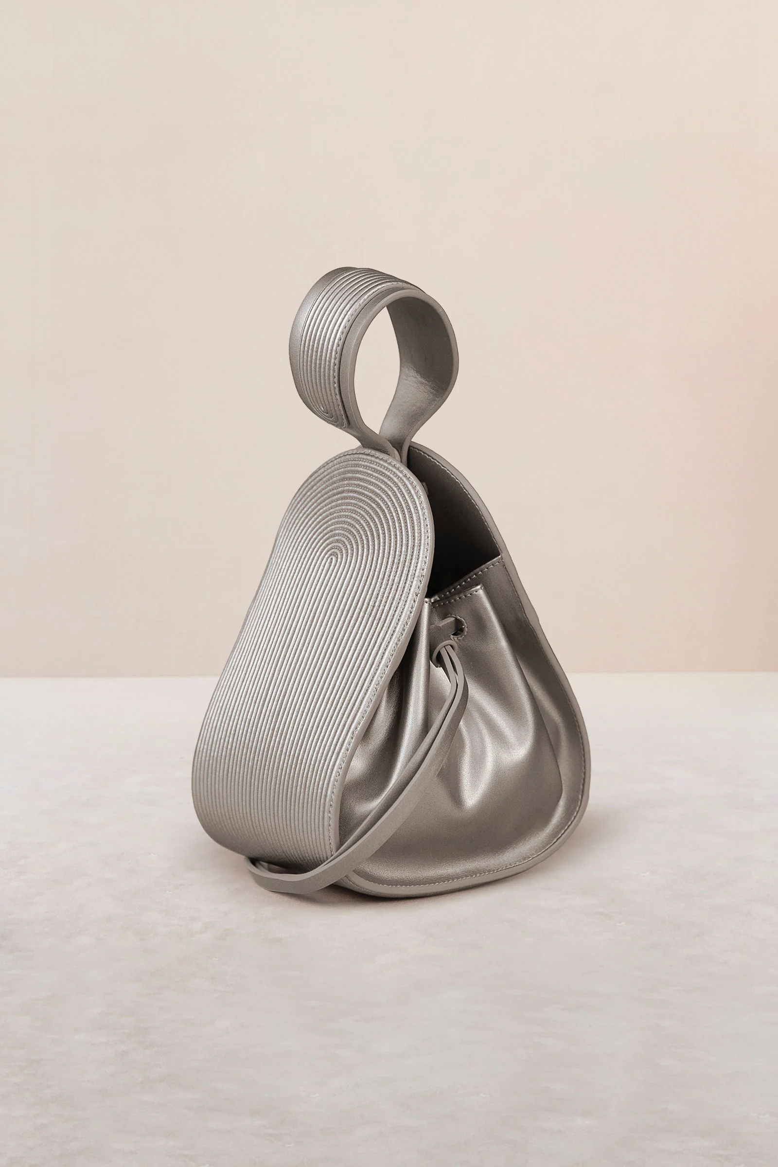 Nésara Bucket Bag - Image 3