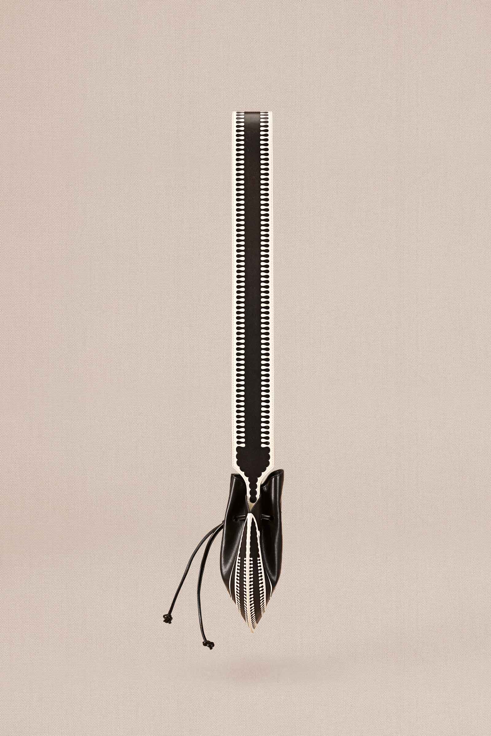 Nyla Bucket Bag - Image 4