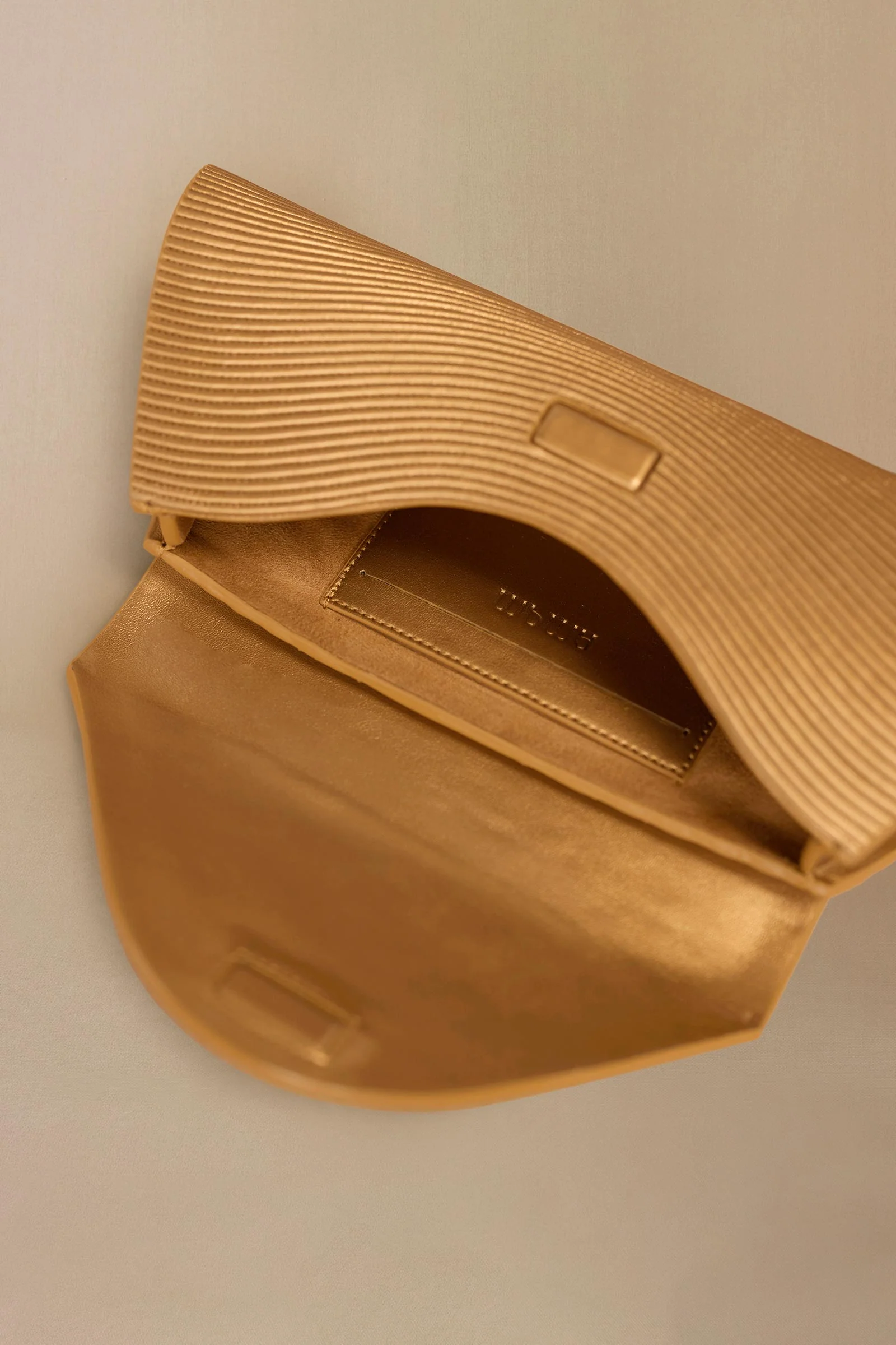 Reba Clutch - Image 3