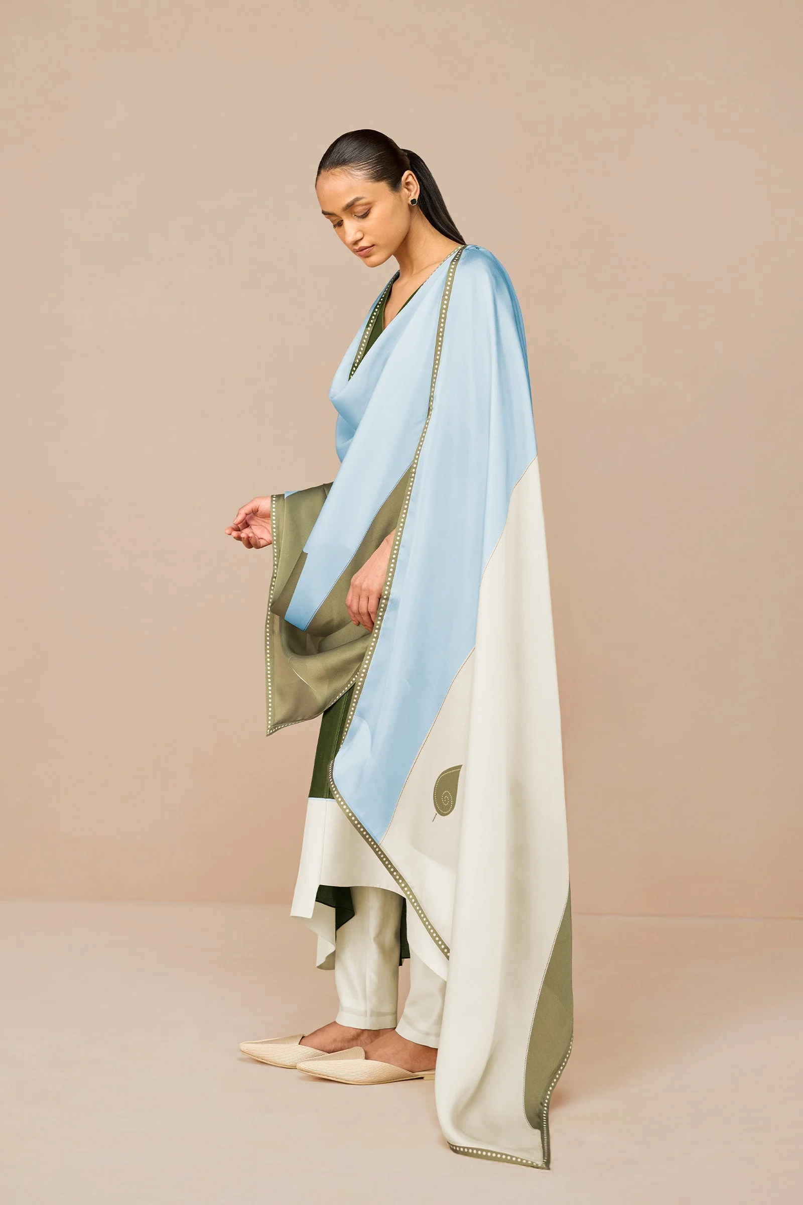 Tasia Kurta Set - Image 2