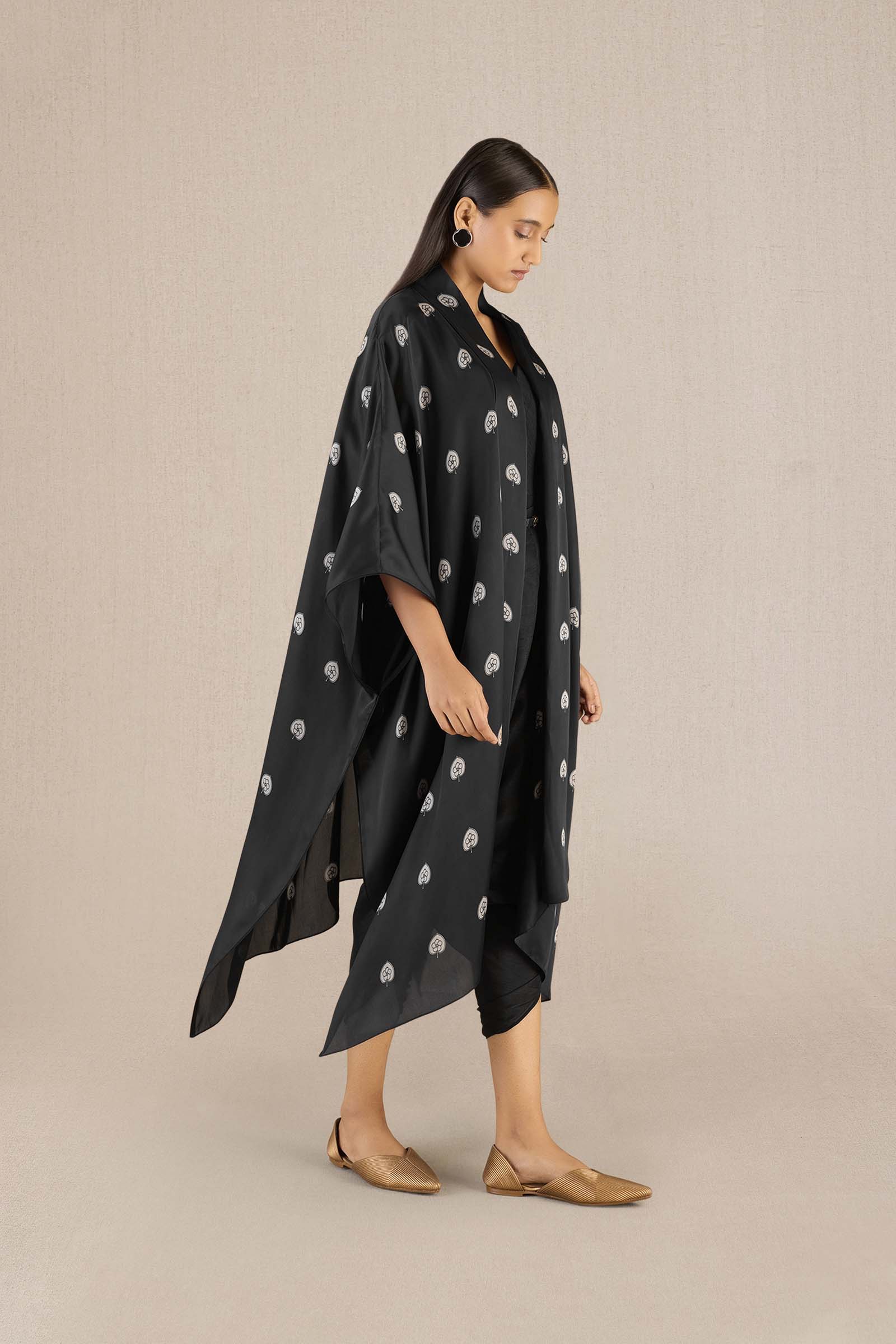 Umaya Cape Set - Image 11